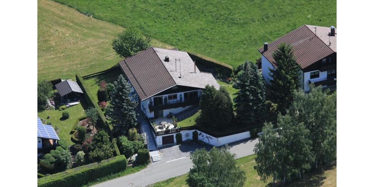 Mehrfamilienhaus, Wohnhaus Teisnach - 6 Zimmer, 213 m&sup2;, 1.350&euro; | Angebot:25712113