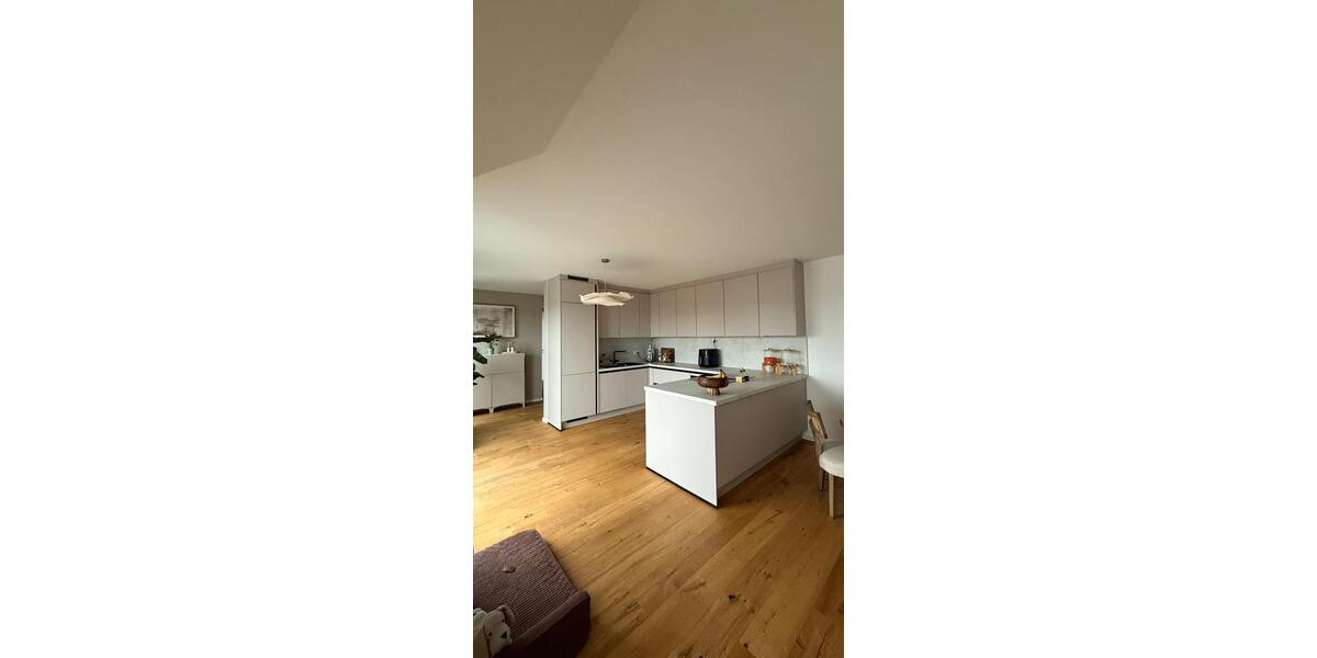 Dachgeschoßwohnung Neuberg - 3.5 Zimmer, 92 m&sup2;, 1.450&euro; | Angebot:25722422