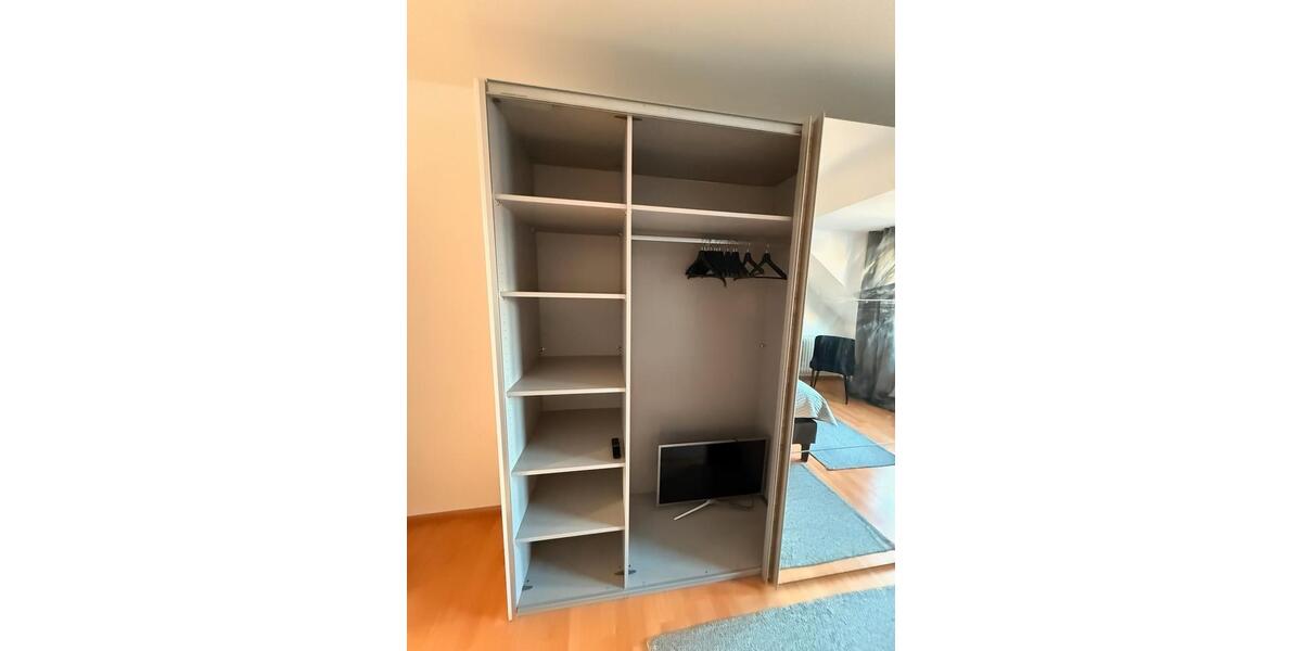 Dachgeschoßwohnung Neuss - 3 Zimmer, 75 m&sup2;, 1.675&euro; | Angebot:24729792