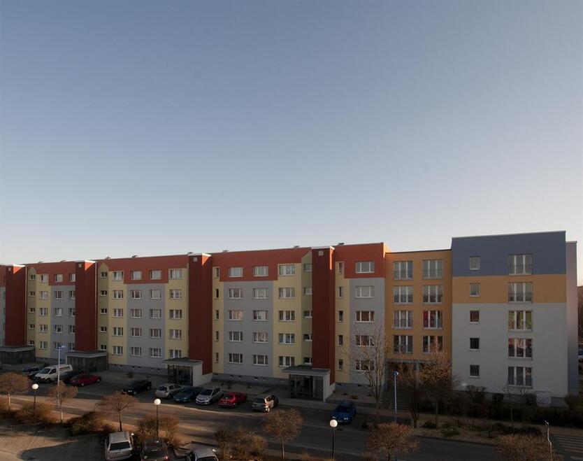 1-Raumwohnung mit Wanne, Dusche und Aufzug zimmer