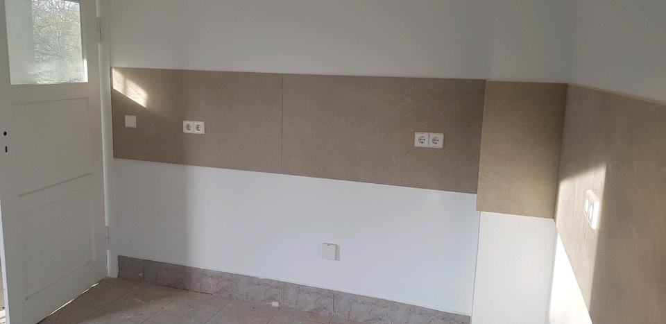 2 zimmer Wohnung mit Bad und großer Küche, sowie Balkon 2 zimmer