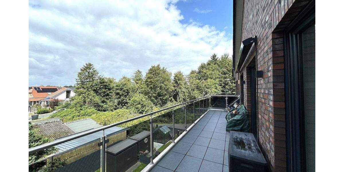 Etagenwohnung Bremerhaven Lehe - 2 Zimmer, 69 m&sup2;, 830&euro; | Angebot:25676341