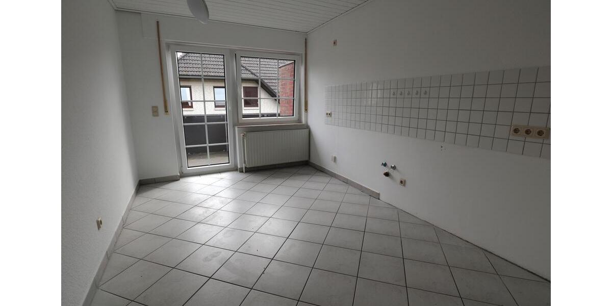 Dachgeschoßwohnung Westerstede - 3 Zimmer, 82 m&sup2;, 650&euro; | Angebot:24259133