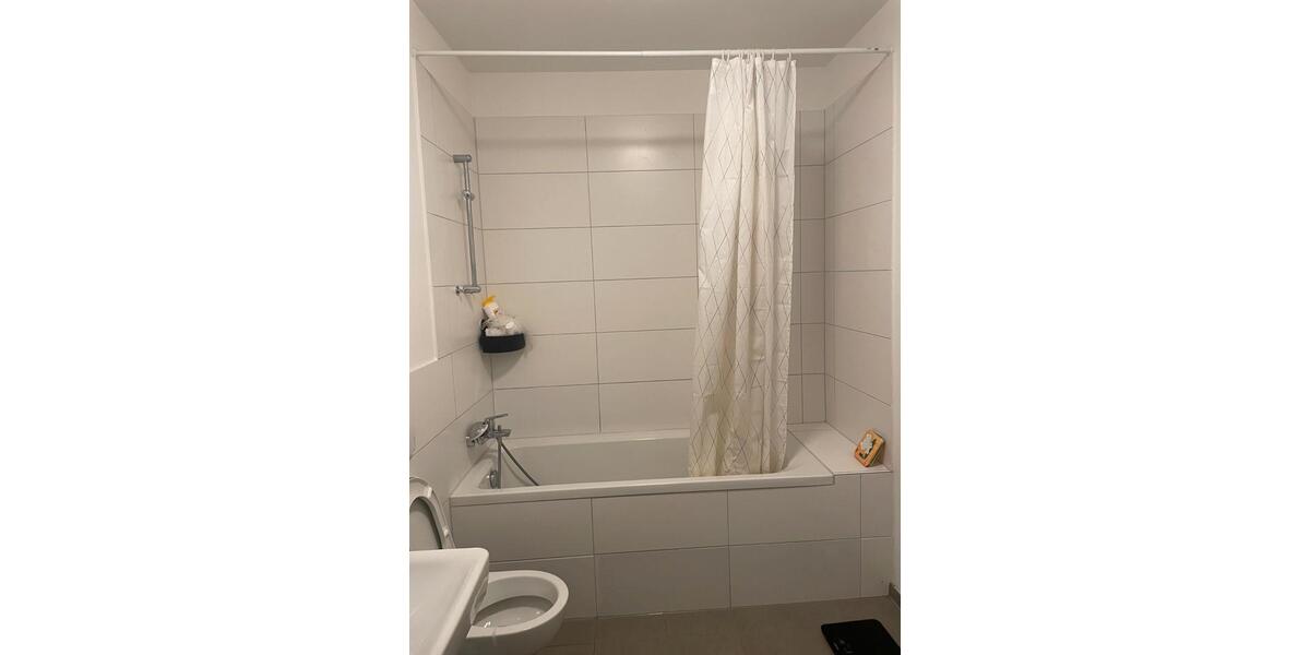 Etagenwohnung Berlin Hellersdorf - 4 Zimmer, 85 m&sup2;, 1.700&euro; | Angebot:26042702