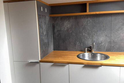 Helle, DG-Wohnung mit Einbaumöbel in 3 Familien-Haus für 2 Jahre zu vermieten