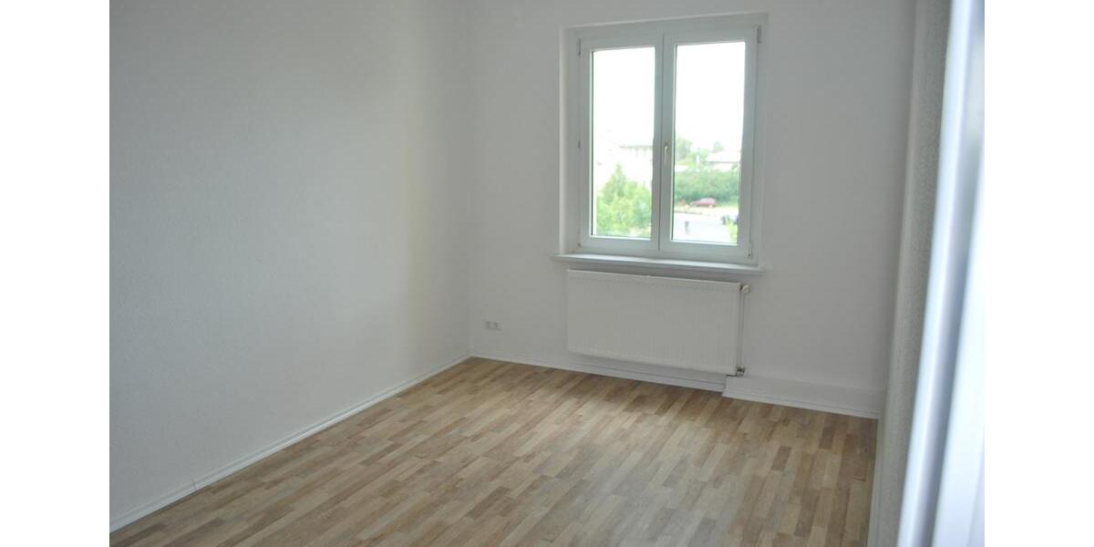4 Raum Wohnung 2 OG rechts ab sofort frei 4 zimmer