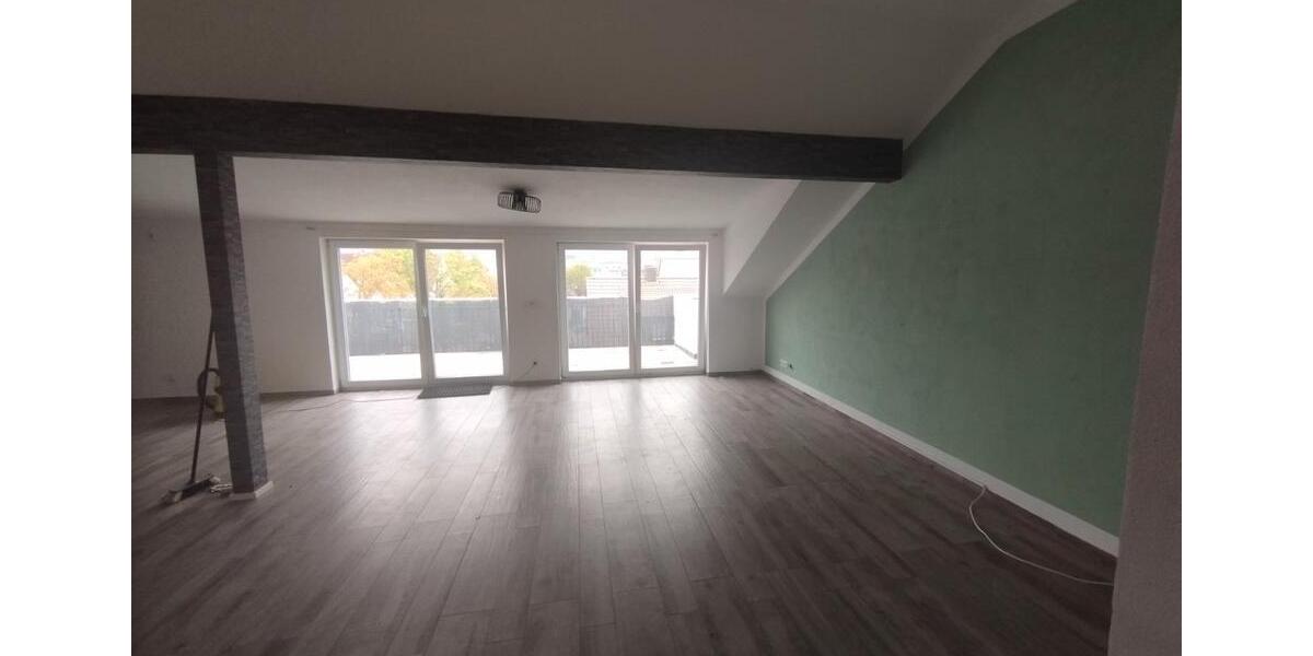 Dachgeschoßwohnung Eislingen (Fils) - 3 Zimmer, 100 m&sup2;, 1.000&euro; | Angebot:26167382