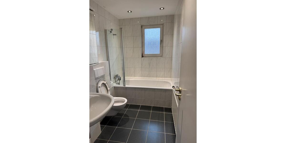 Wohnen auf Zeit Duisburg Beeck - 3 Zimmer, 80 m&sup2;, 18&euro; | Angebot:22256518