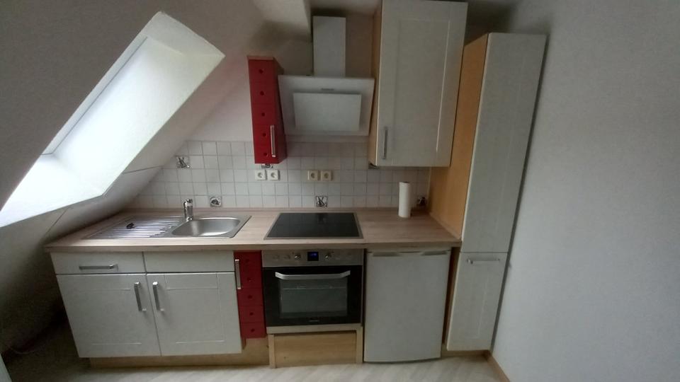 Dachgeschoßwohnung Iserlohn Sümmern - 2 Zimmer, 30 m&sup2;, 220&euro; | Angebot:25100432