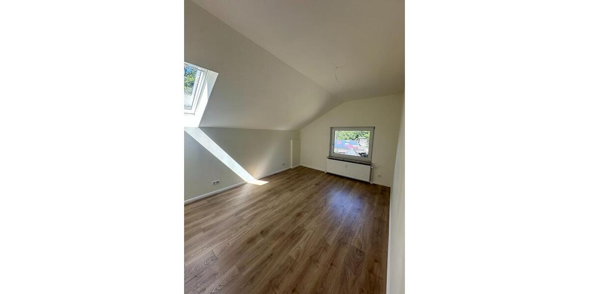 Lichtdurchflutete 3-Zimmer Wohnung in alter Villa in ruhiger Lage - Mehrfamilienhaus, Wohnhaus Loxstedt Fleeste | Angebot:27190206