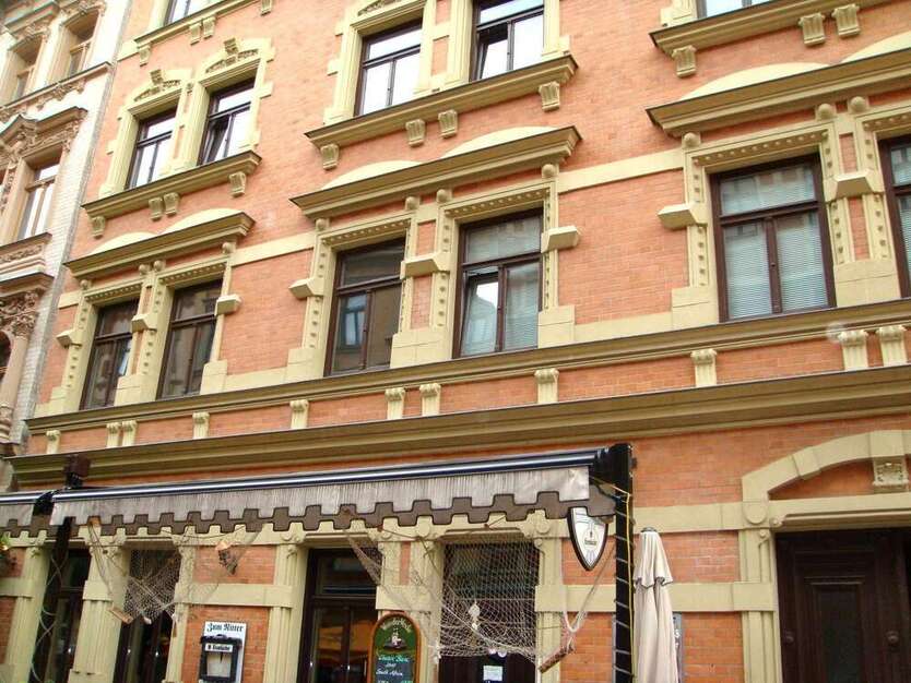 Wohnung zum Mieten in Halle 540 € 70.03 m²