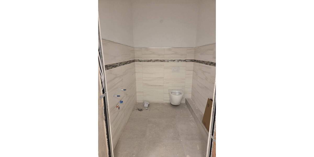 Gewerbeobjekt Eisenach - 7 Zimmer, 272 m&sup2;, 1.905&euro; | Angebot:24905826