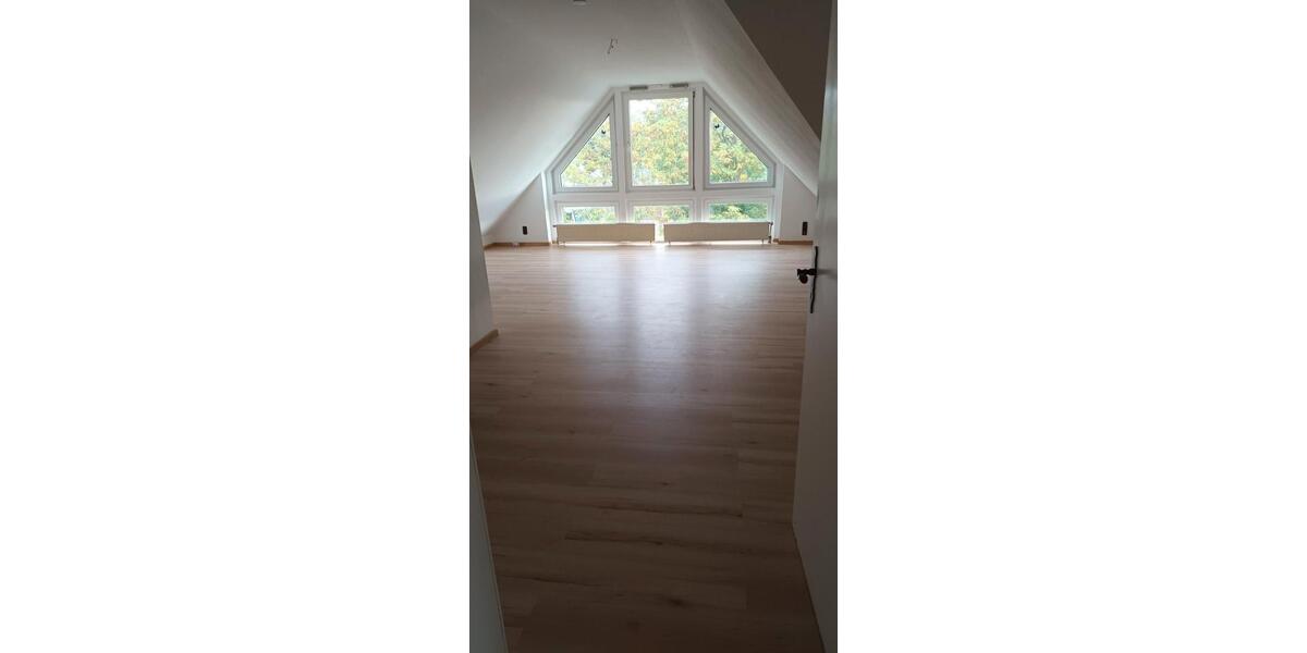 Dachgeschoßwohnung Künzell - 3 Zimmer, 120 m&sup2;, 895&euro; | Angebot:26019506