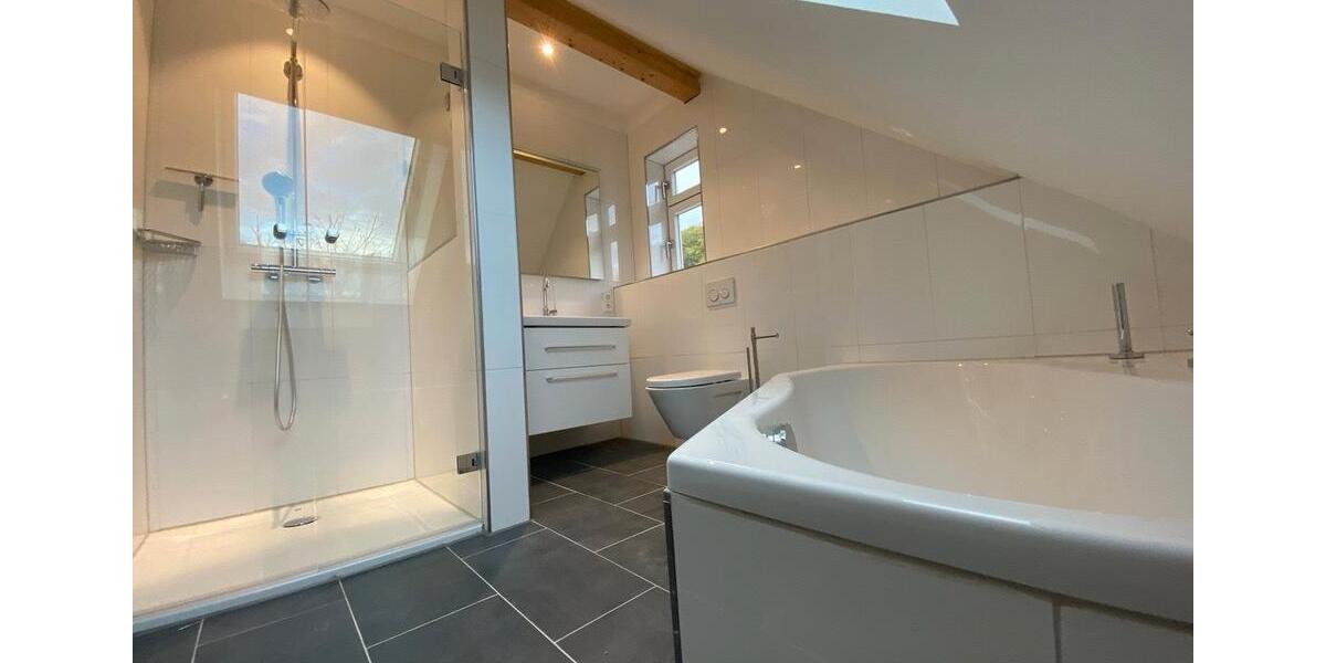 Dachgeschoßwohnung Kaufungen - 3 Zimmer, 70 m&sup2;, 775&euro; | Angebot:25804461