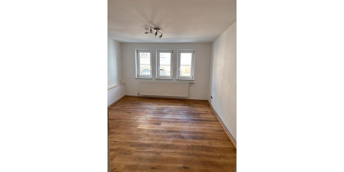 Doppelhaushälfte Wertheim - 7 Zimmer, 190 m&sup2;, 1.250&euro; | Angebot:26521744