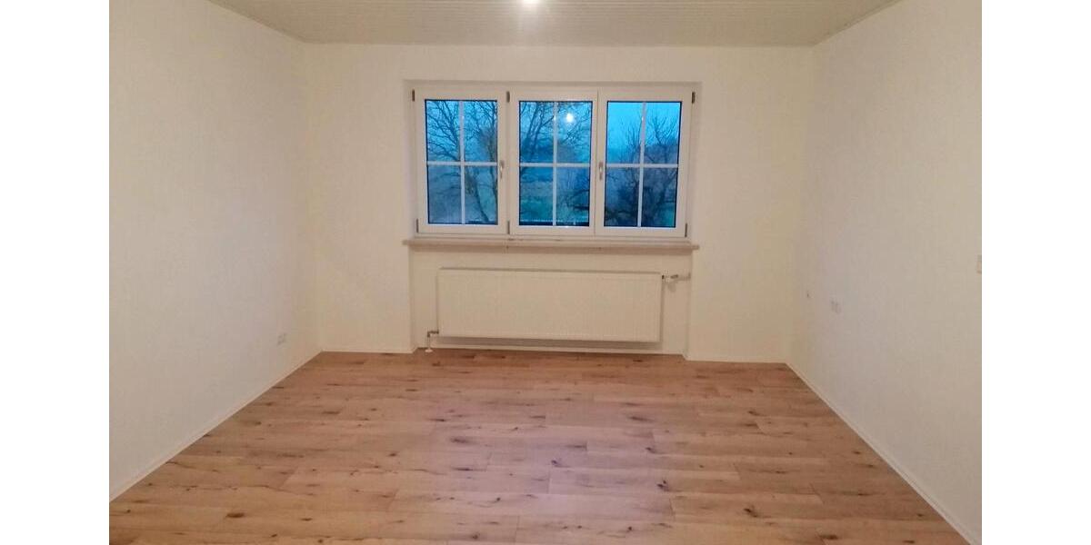 Etagenwohnung Ampfing - 3 Zimmer, 92 m&sup2;, 1.000&euro; | Angebot:25715357