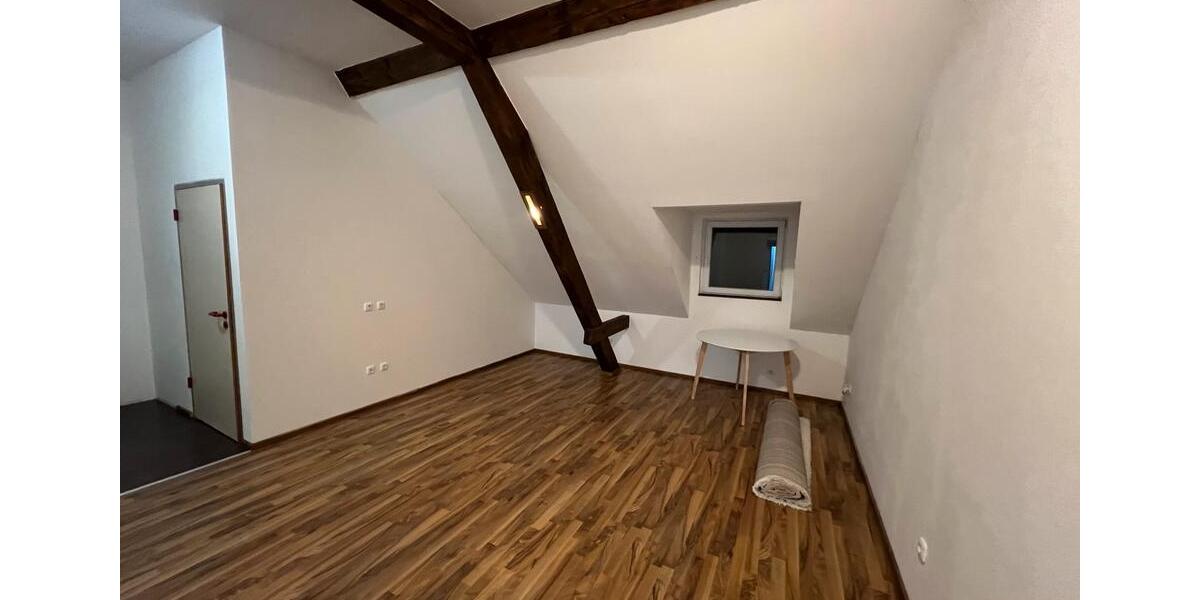 Dachgeschoßwohnung Essenbach - 2 Zimmer, 45 m&sup2;, 820&euro; | Angebot:26277317