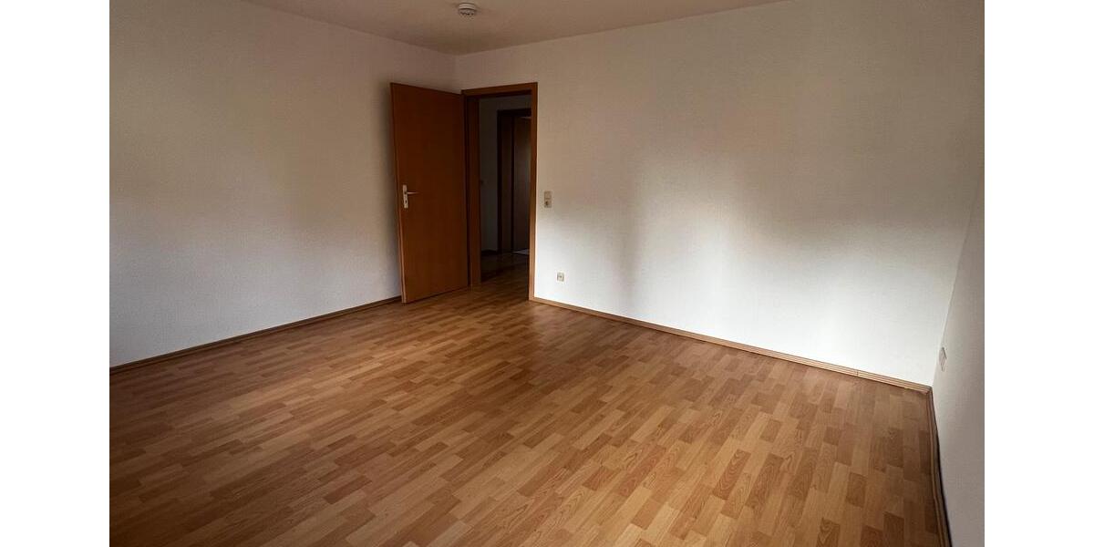 Hochparterre Döbeln - 1 Zimmer, 43 m&sup2;, 280&euro; | Angebot:25988079