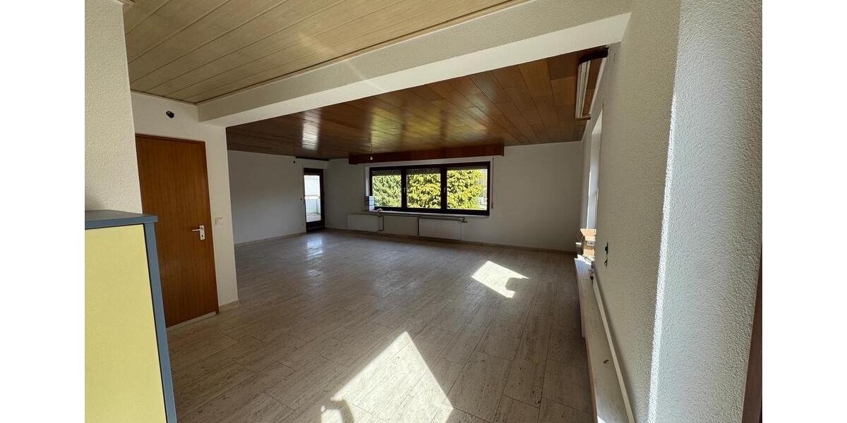 Erdgeschoßwohnung Leingarten - 3.5 Zimmer, 130 m&sup2;, 1.290&euro; | Angebot:26045322