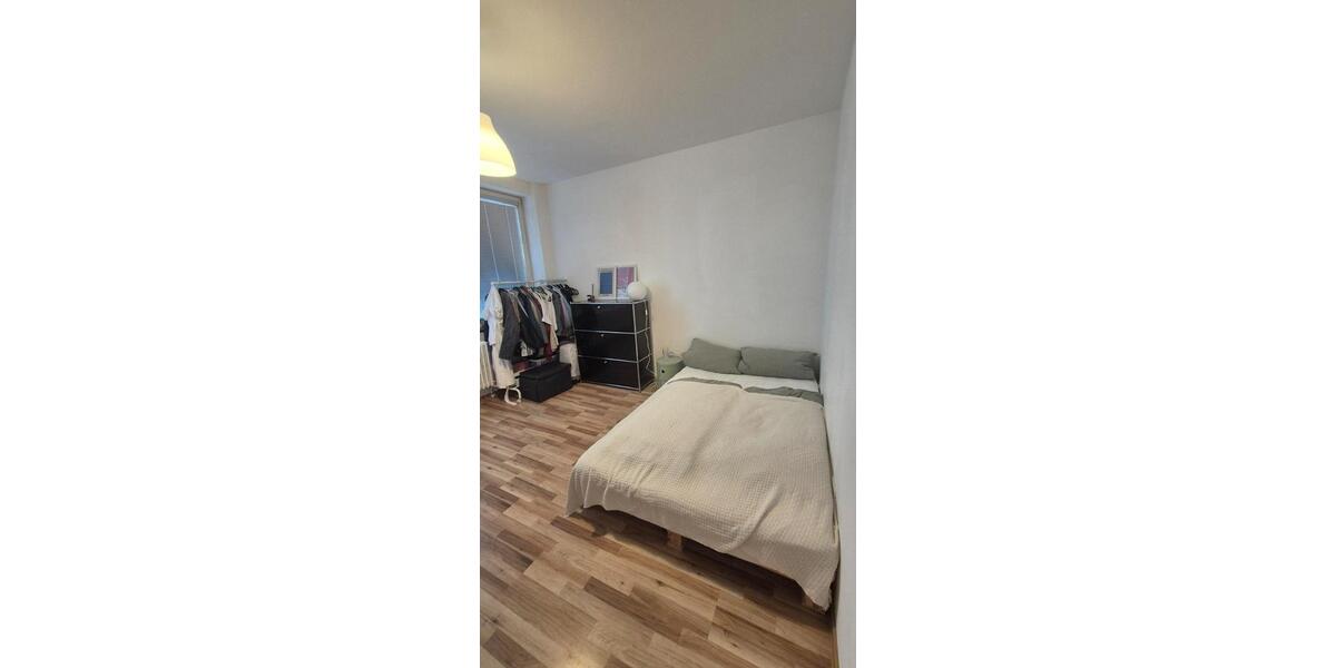 Etagenwohnung Saarbrücken - 4 Zimmer, 95 m&sup2;, 1.200&euro; | Angebot:24825846