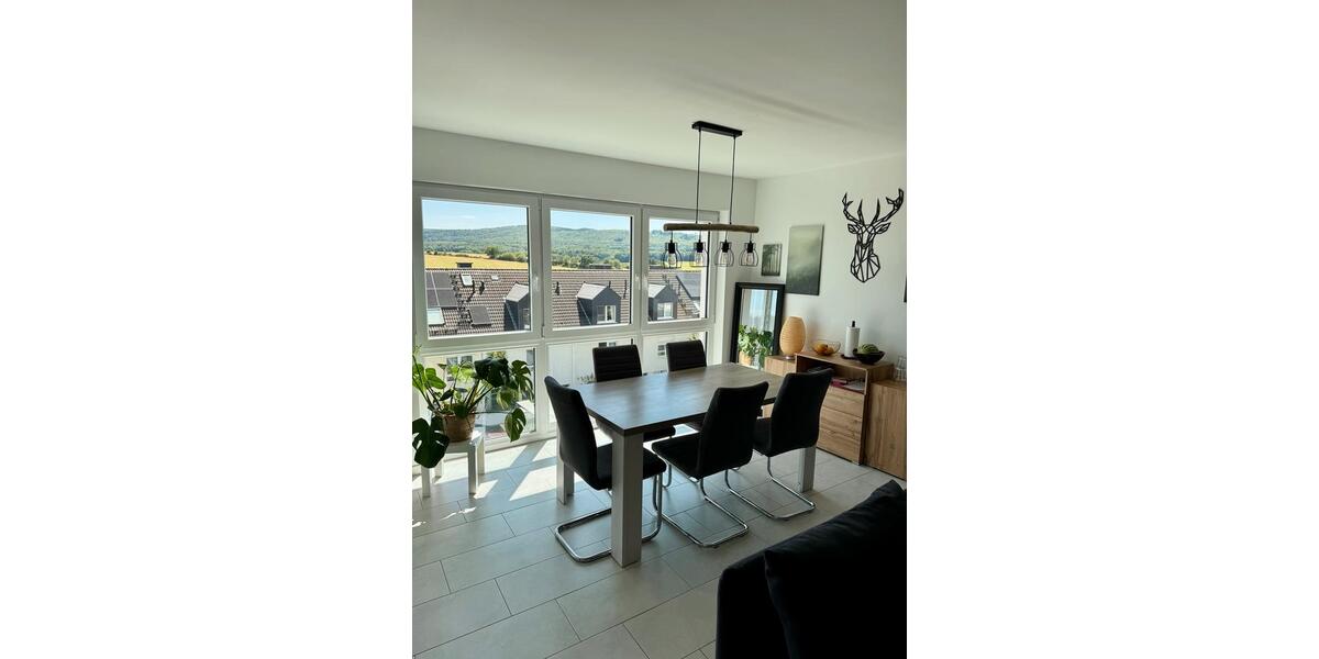 Etagenwohnung Idstein - 3 Zimmer, 90 m&sup2;, 1.250&euro; | Angebot:26649783