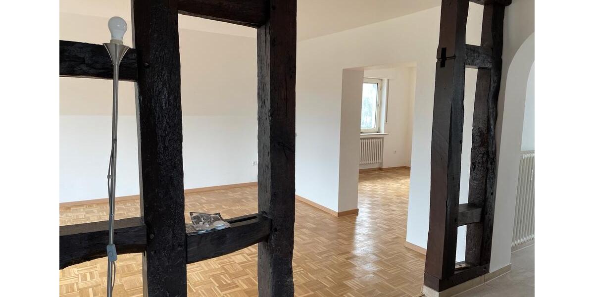 Dachgeschoßwohnung Minden - 4 Zimmer, 98 m&sup2;, 1.400&euro; | Angebot:24656353