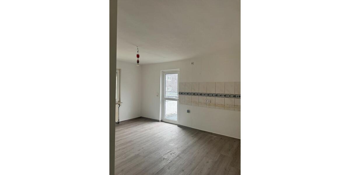Etagenwohnung Siegen Kaan-Marienborn - 4 Zimmer, 115 m&sup2;, 950&euro; | Angebot:26618918