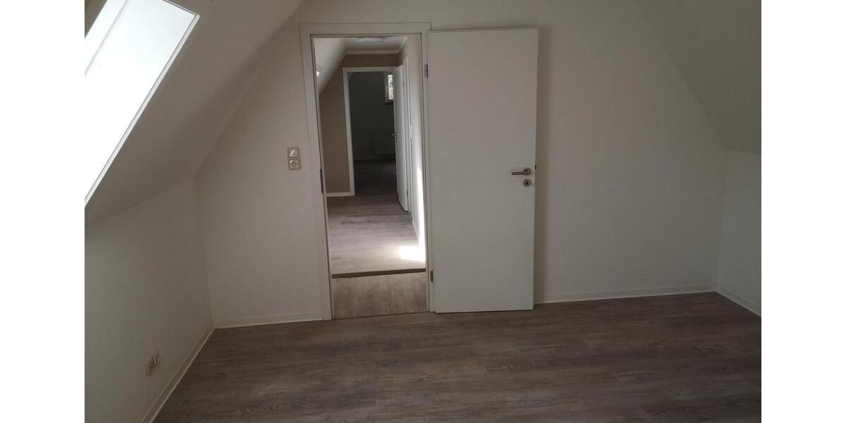 Etagenwohnung Lübeck Sankt Lorenz Nord - 5 Zimmer, 125 m&sup2;, 1.390&euro; | Angebot:26644485