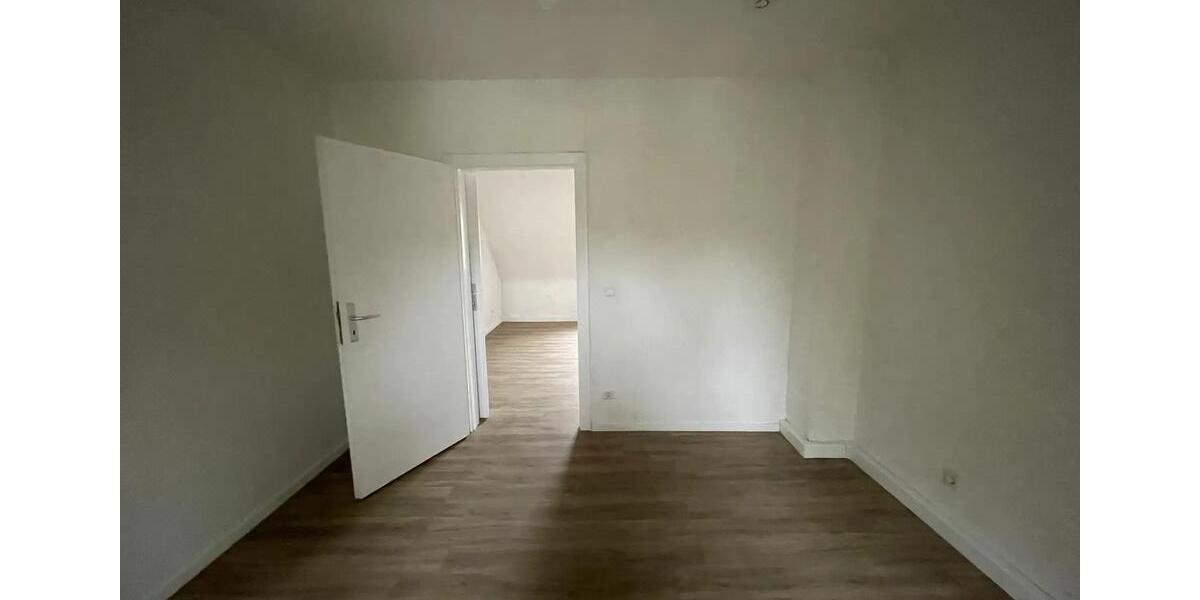 Dachgeschoßwohnung Gelsenkirchen Gelsenkirchen-Mitte - 2 Zimmer, 39 m&sup2;, 300&euro; | Angebot:26562091