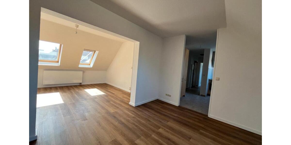 Dachgeschoßwohnung Stralsund - 3 Zimmer, 83 m&sup2;, 820&euro; | Angebot:26477490