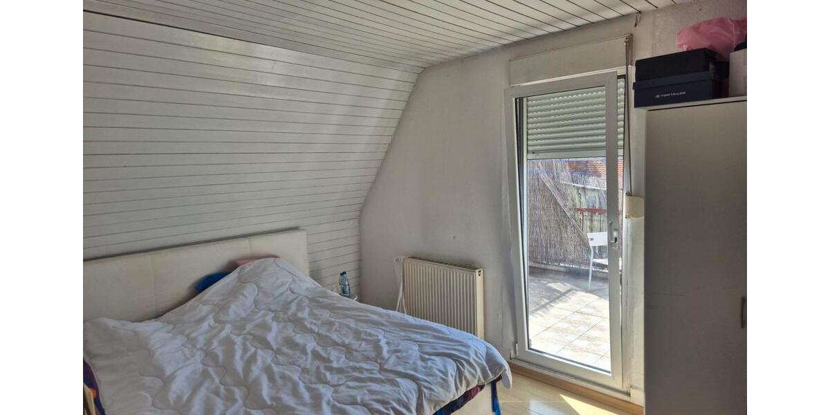 Dachgeschoßwohnung Nürtingen - 3 Zimmer, 65 m&sup2;, 1.150&euro; | Angebot:26480217