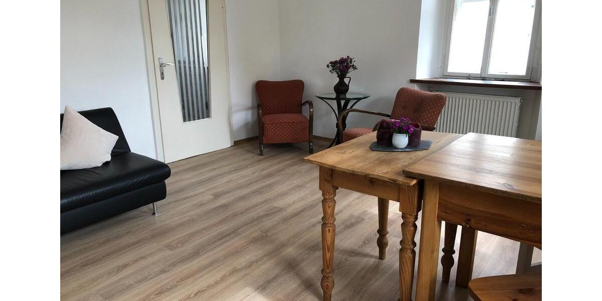 Einfamilienhaus Oberscheinfeld - 7 Zimmer, 160 m&sup2;, 1.200&euro; | Angebot:24803864