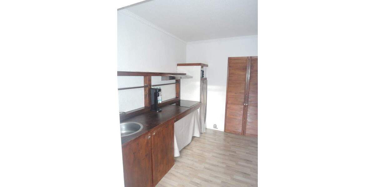 Gepflegte, helle Nichtraucher Eigentumswohnung mit Balkon und Tiefgaragenstellplatz in ruhiger Innenstadtlage 3 zimmer