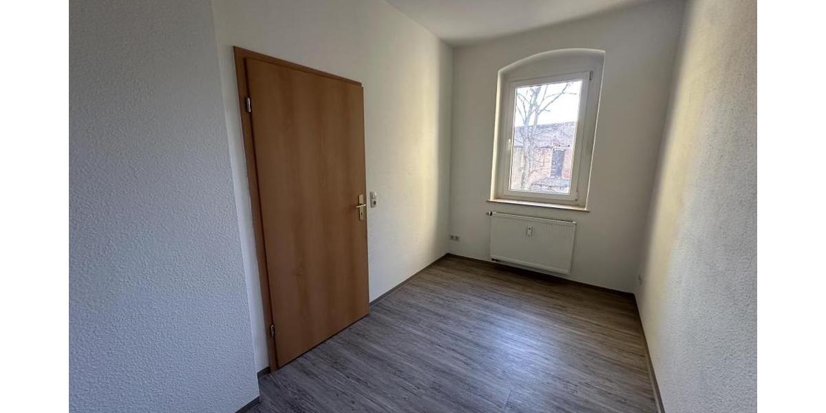 Familien willkommen! 4 R.-Wohnung mit West-Balkon, Wanne, Dusche und Hausgarten in Gera-Debschwitz! - Etagenwohnung Gera Debschwitz | Angebot:26129604