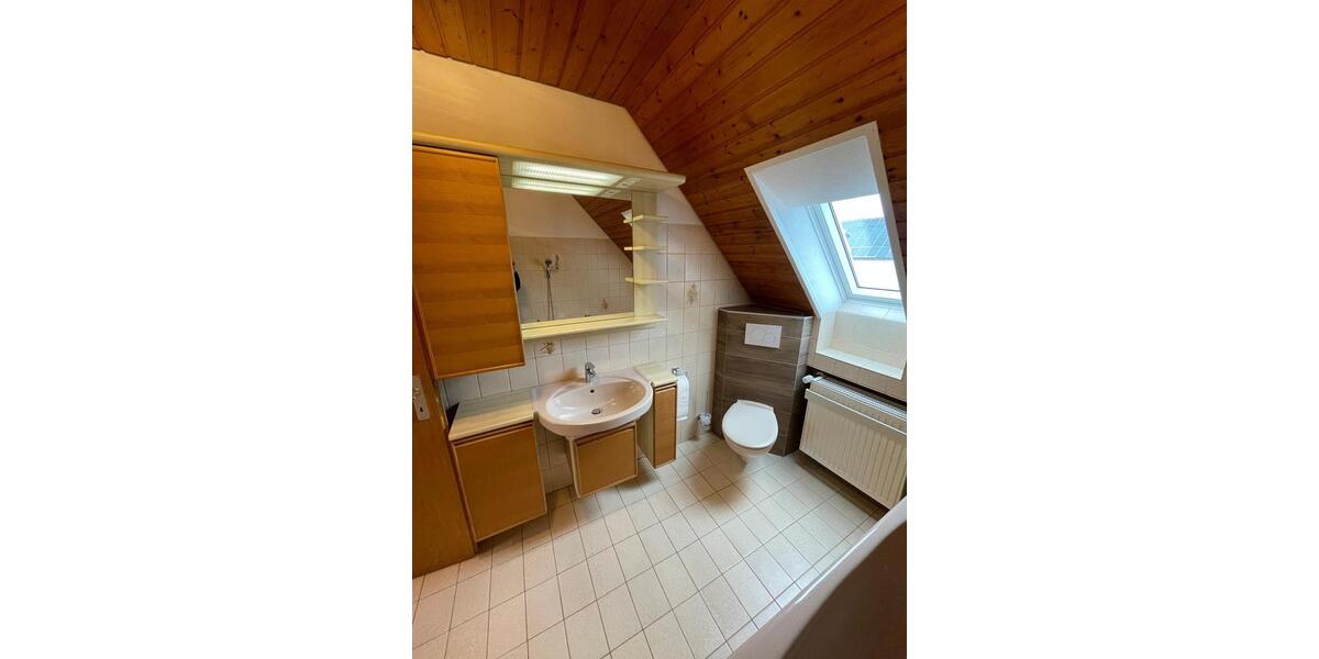 4 Zimmer Wohnung mit Kochnische, Garten u.evtl. Garage. Kaltmiete 4 zimmer