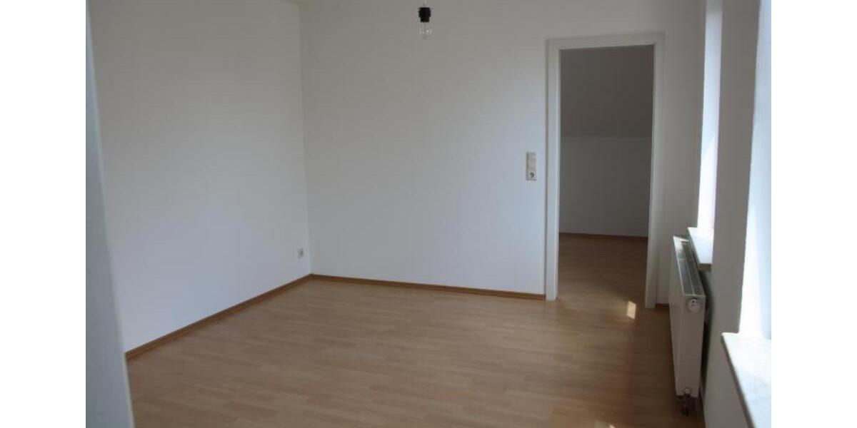 Dachgeschoßwohnung Döbeln - 3 Zimmer, 86 m&sup2;, 450&euro; | Angebot:24353941