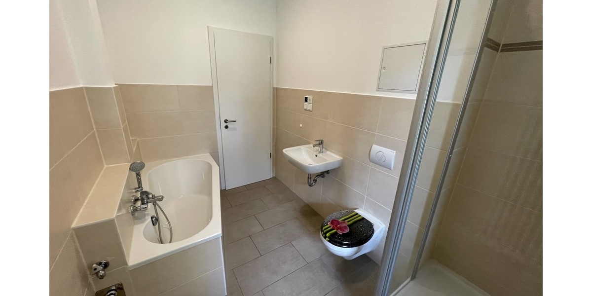 Moderne 2 Raum Wohnung mit Wanne, Dusche und Terrasse in Gera-Debschwitz! - Erdgeschoßwohnung Gera Debschwitz | Angebot:27190933