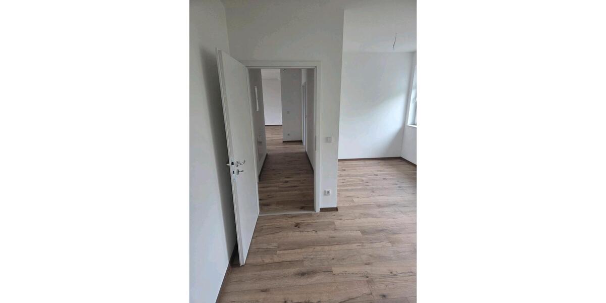 Dachgeschoßwohnung Bückeburg - 3 Zimmer, 66 m&sup2;, 900&euro; | Angebot:26486263