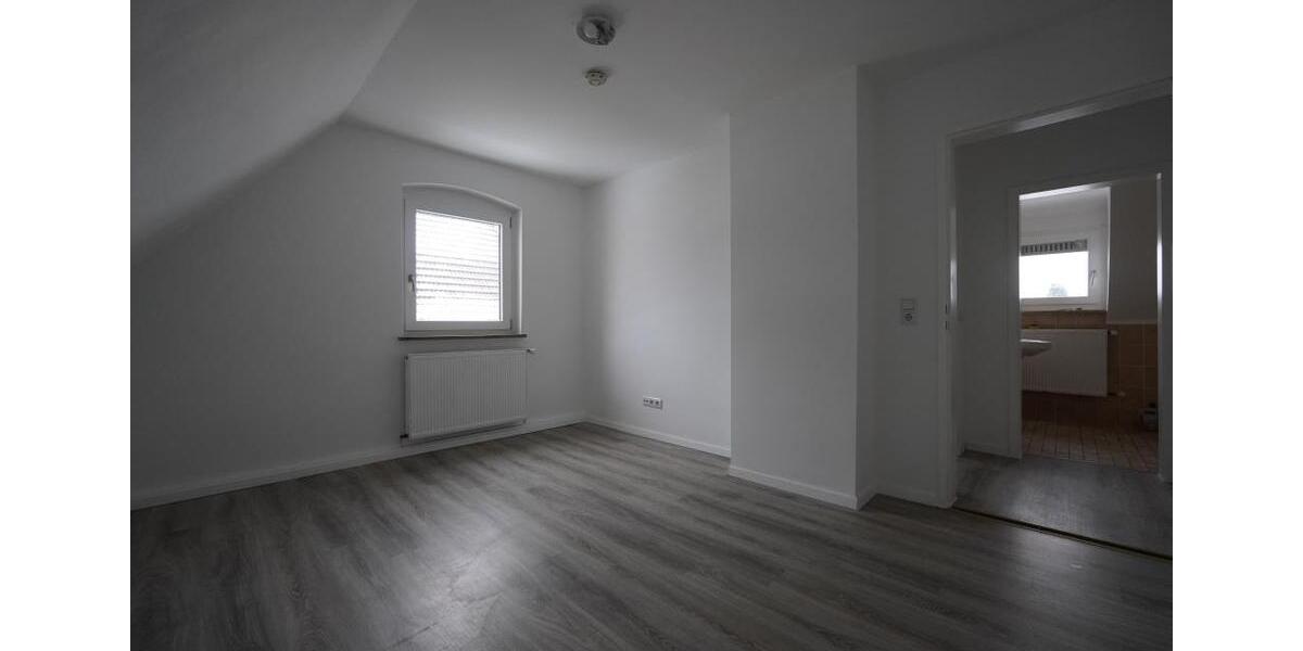 Dachgeschoßwohnung Bebra - 3 Zimmer, 93 m&sup2;, 580&euro; | Angebot:24682533