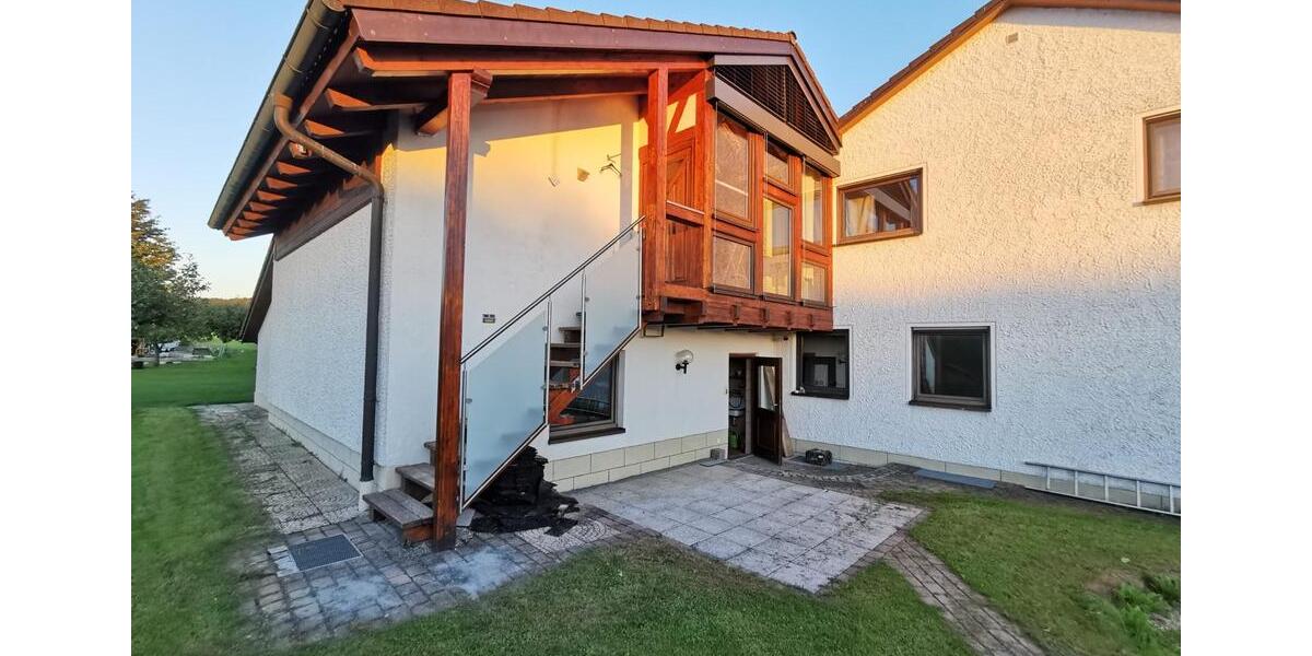 Dachgeschoßwohnung Ebensfeld - 3 Zimmer, 83 m&sup2;, 700&euro; | Angebot:25080726