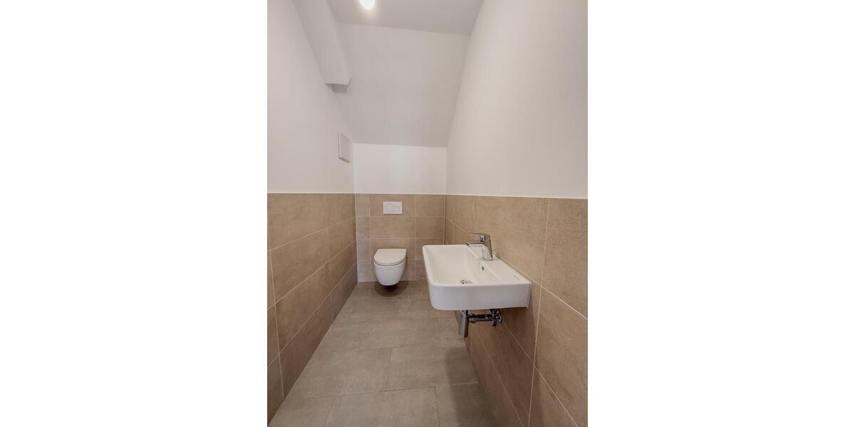 Dachgeschoßwohnung Euskirchen - 3 Zimmer, 131 m&sup2;, 1.598&euro; | Angebot:26618141