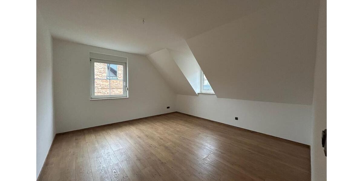 Etagenwohnung Querfurt - 3 Zimmer, 123 m&sup2;, 890&euro; | Angebot:25589515