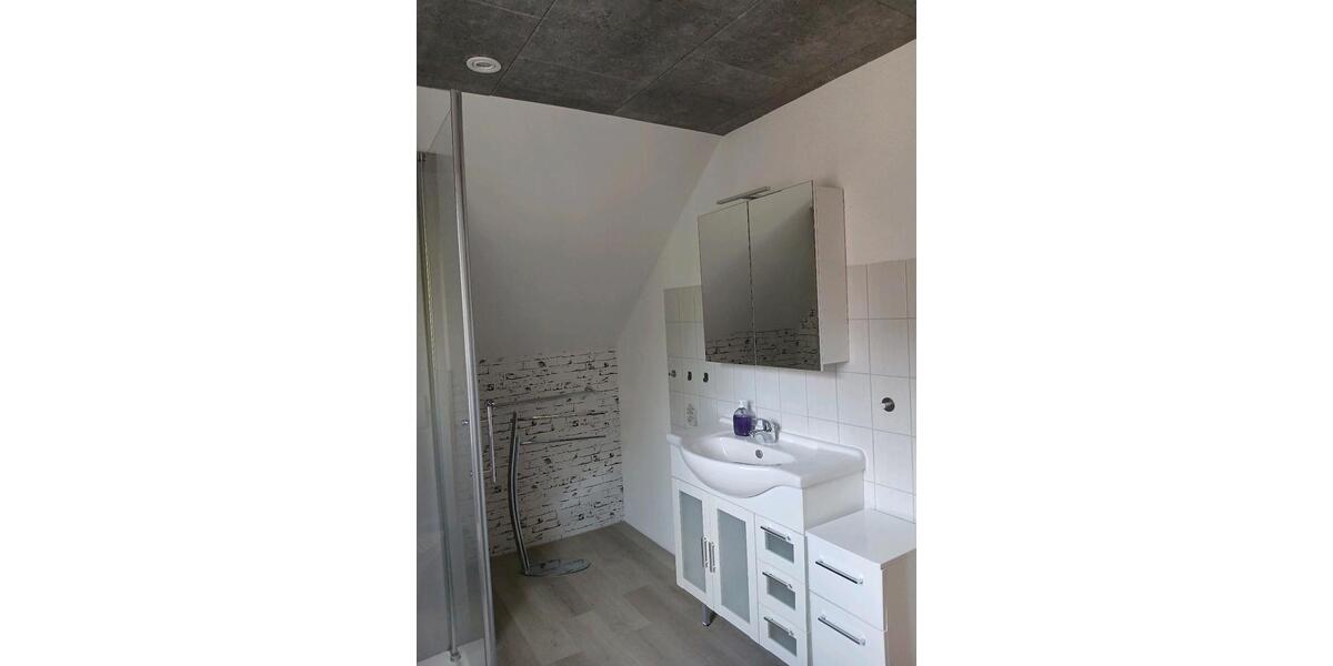 Dachgeschoßwohnung Schülldorf - 2.5 Zimmer, 82 m&sup2;, 750&euro; | Angebot:26412529