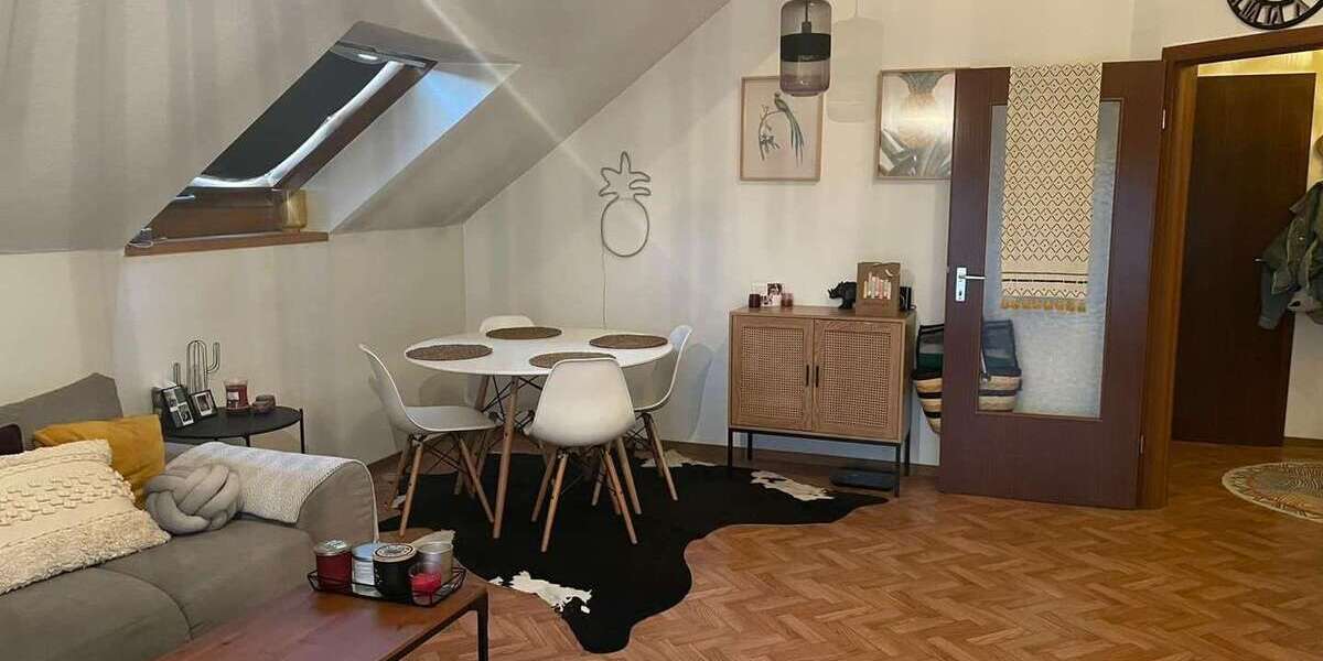 Etagenwohnung Eisenberg - 2 Zimmer, 64 m&sup2;, 680&euro; | Angebot:26274501