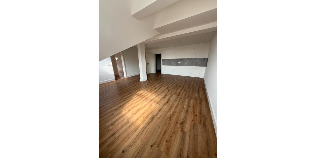 Dachgeschoßwohnung Celle - 2 Zimmer, 100 m&sup2;, 645&euro; | Angebot:20367882