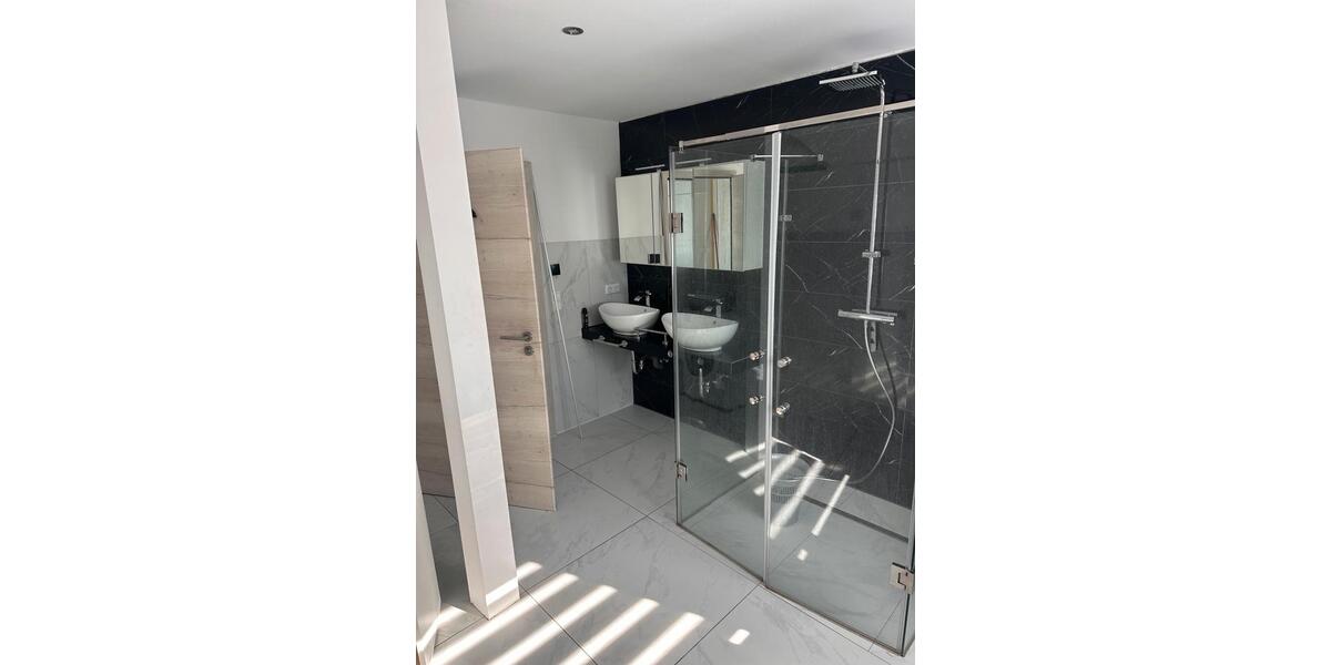 Wohnen auf Zeit Friedrichshafen - 5 Zimmer, 15 m&sup2;, 600&euro; | Angebot:26005694