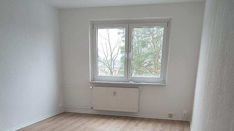 Etagenwohnung Bernsdorf - 4 Zimmer, 60 m&sup2;, 199&euro; | Angebot:19526210