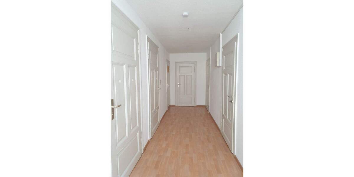 Etagenwohnung Markkleeberg - 4 Zimmer, 100 m&sup2;, 1.000&euro; | Angebot:25037996