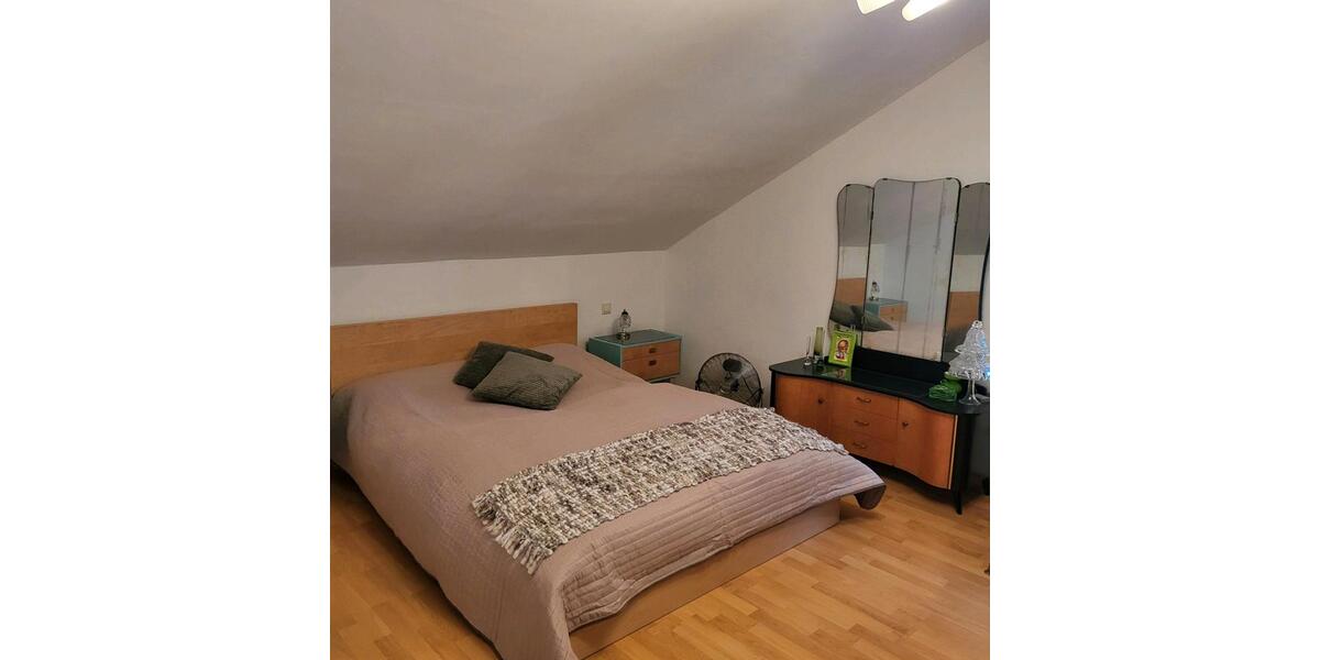 Dachgeschoßwohnung Hofheim am Taunus - 1 Zimmer, 55 m&sup2;, 1.200&euro; | Angebot:24837078