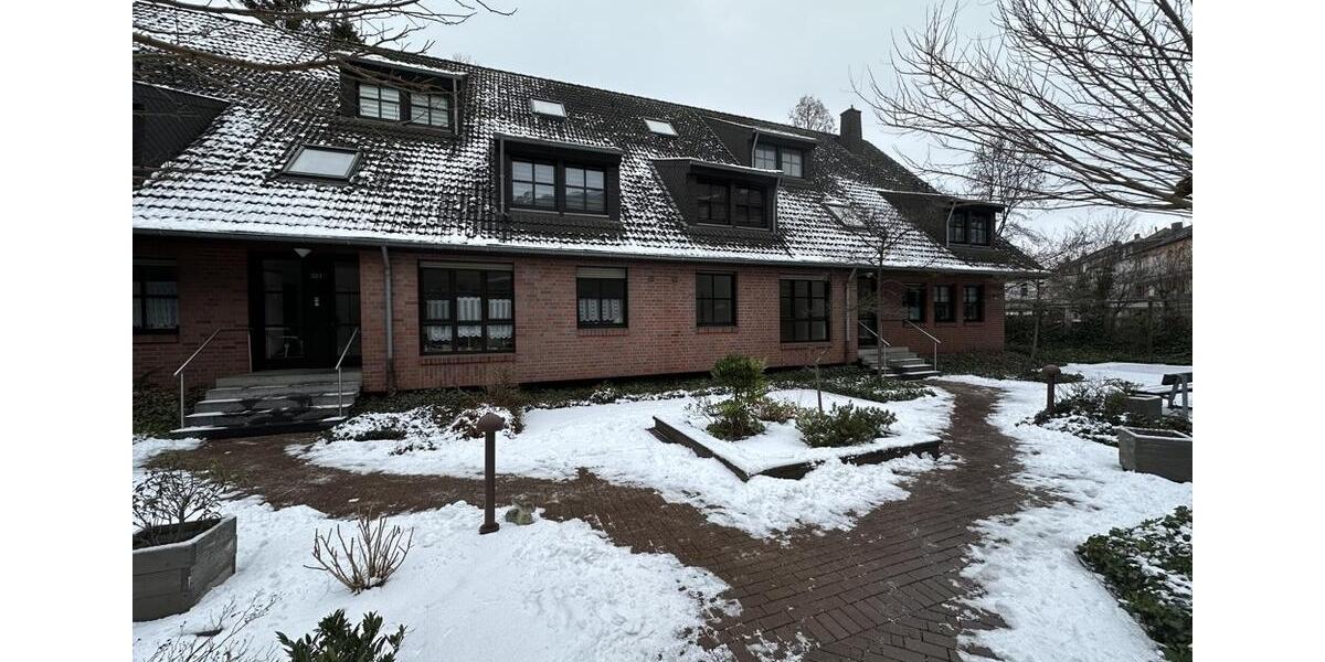 Moderne und helle 3-Zimmerwohnung auf zwei Etagen mit kleinem Garten und TG-Stellplatz 3 zimmer